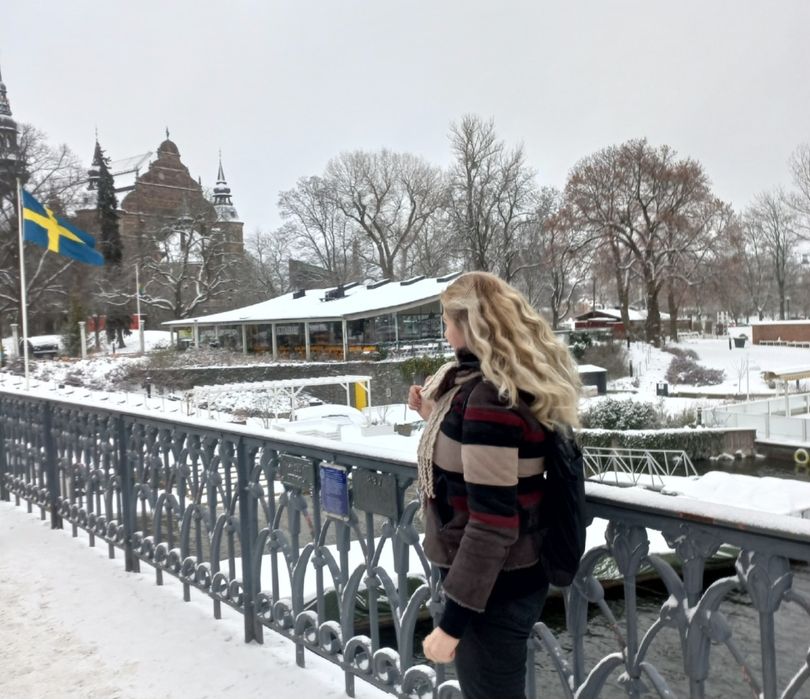 Палто(тип кожухче) от естествена агнешка кожа,с качулка