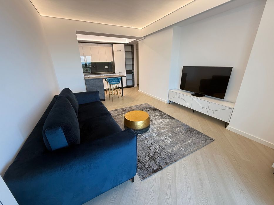 Prima închiriere Cortina North Mobilă Rovere Direct Propietar 750 euro