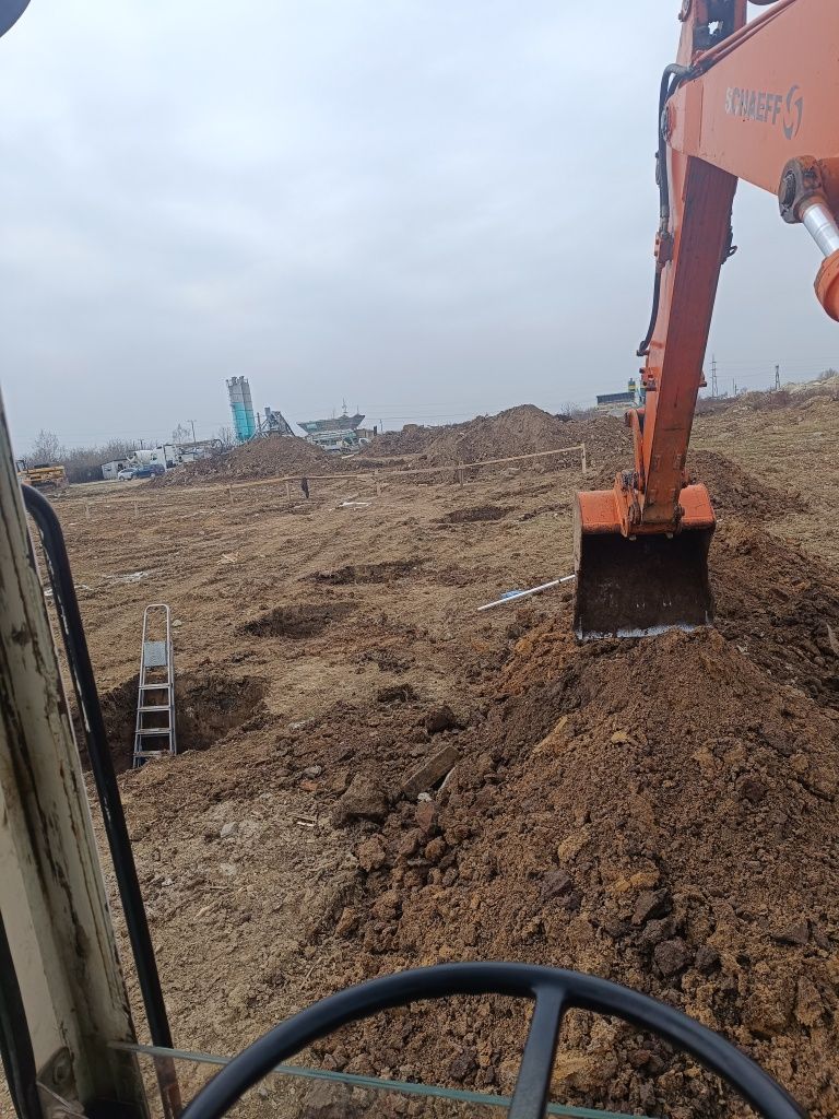 Vând excavator de 9 tone