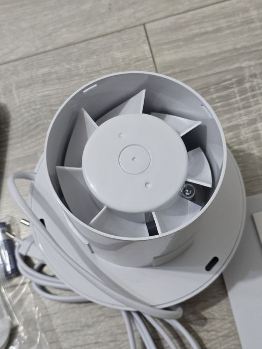 Ventilator de baie 100 mm – puternic și silențios, bidirecțional