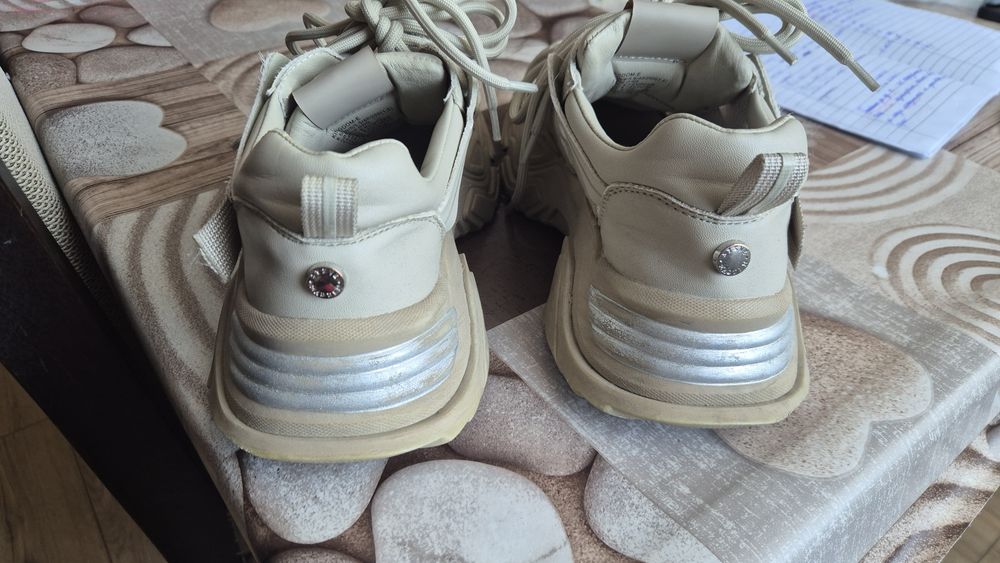 Steve madden в бежаво