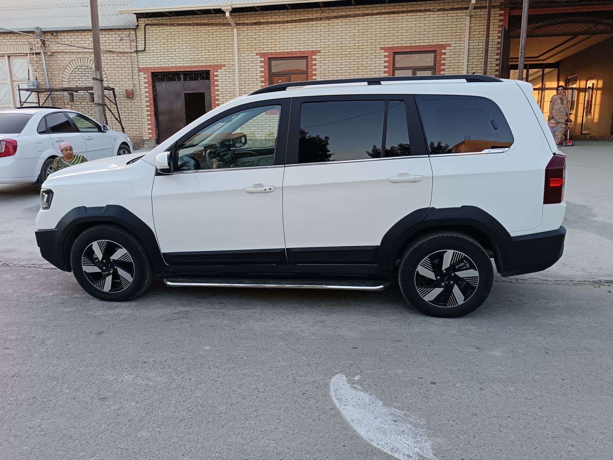 Avtomobil Shineray 03F