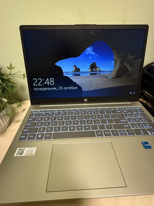 HP laptop i5 13Avlod 1334U prasessor Videokarta 4GB