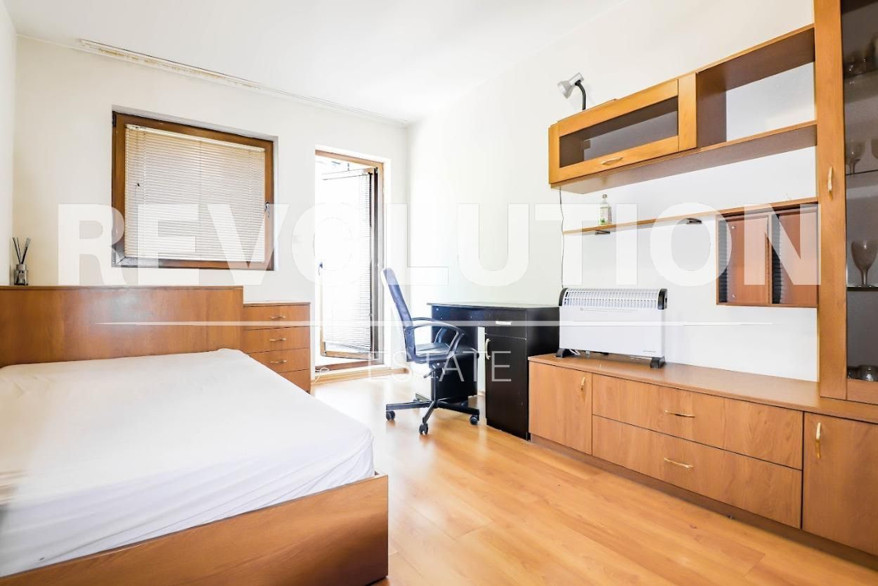 Дава се под наем Тристаен апартамент в Варна, Център - 110 кв.м за 600 € - Снимка #5