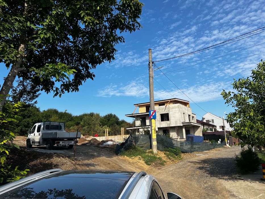 Valea Adanca, 827mp intravilan, toate utilitatile, P+2E+M, Pers fizica