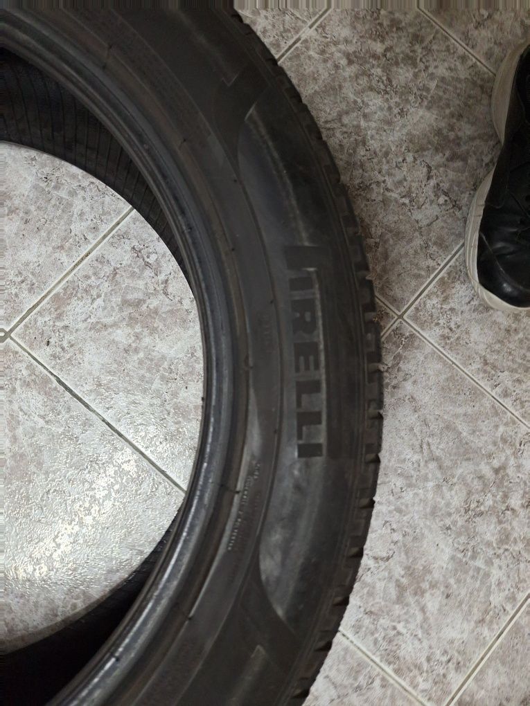 Продавам зимна гума Pireli Scorpion winter 235/55/R20