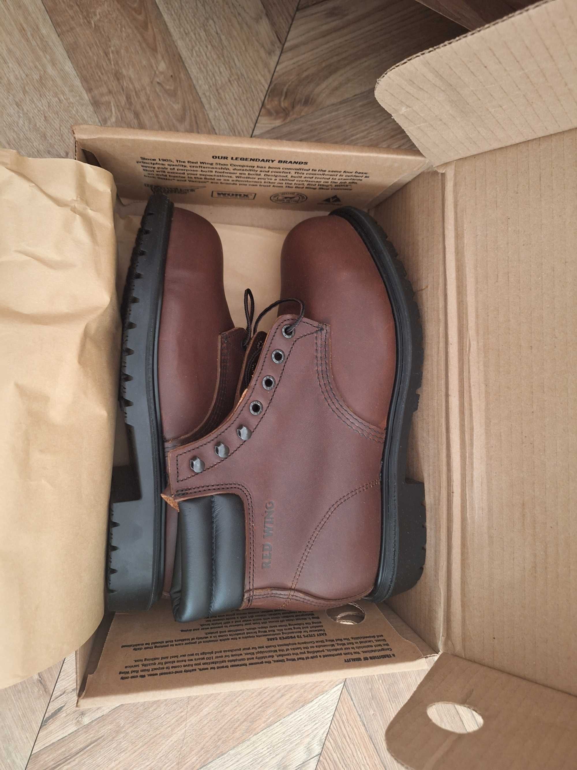 Тшо ботинка red wing