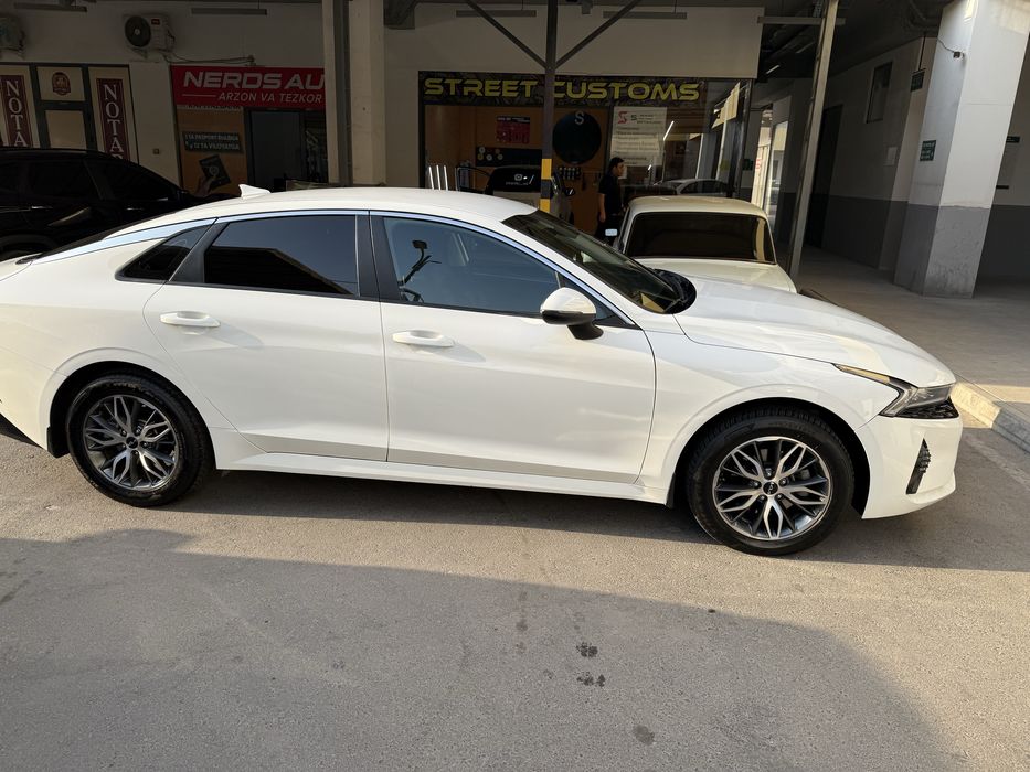 Kia k5 arendaga 3000$