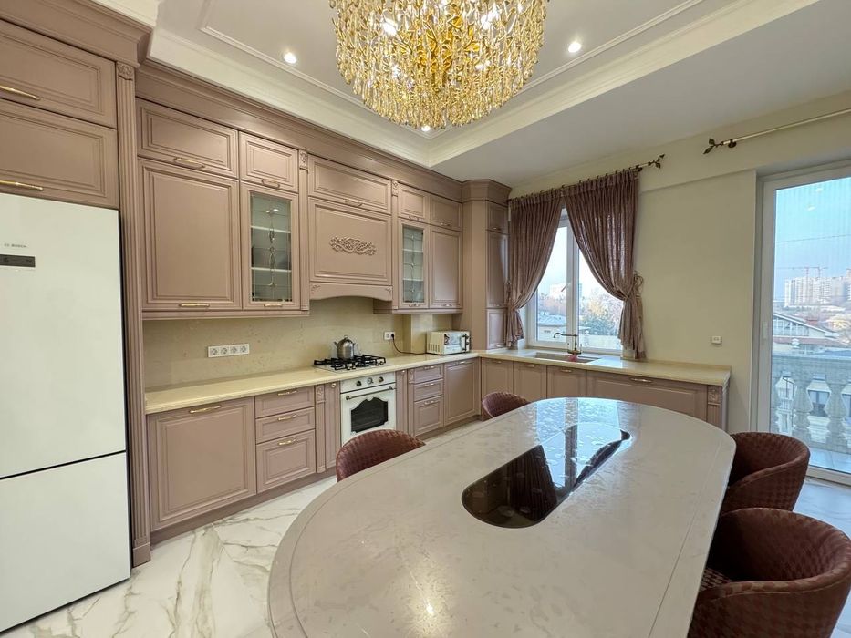 London Продается 4 комнатная квартира ремонт ул.Новомосковская