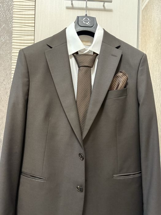 Продается Мужской костюм (двойка)