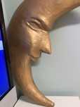 Скулптура на полумесец от Paper Mache