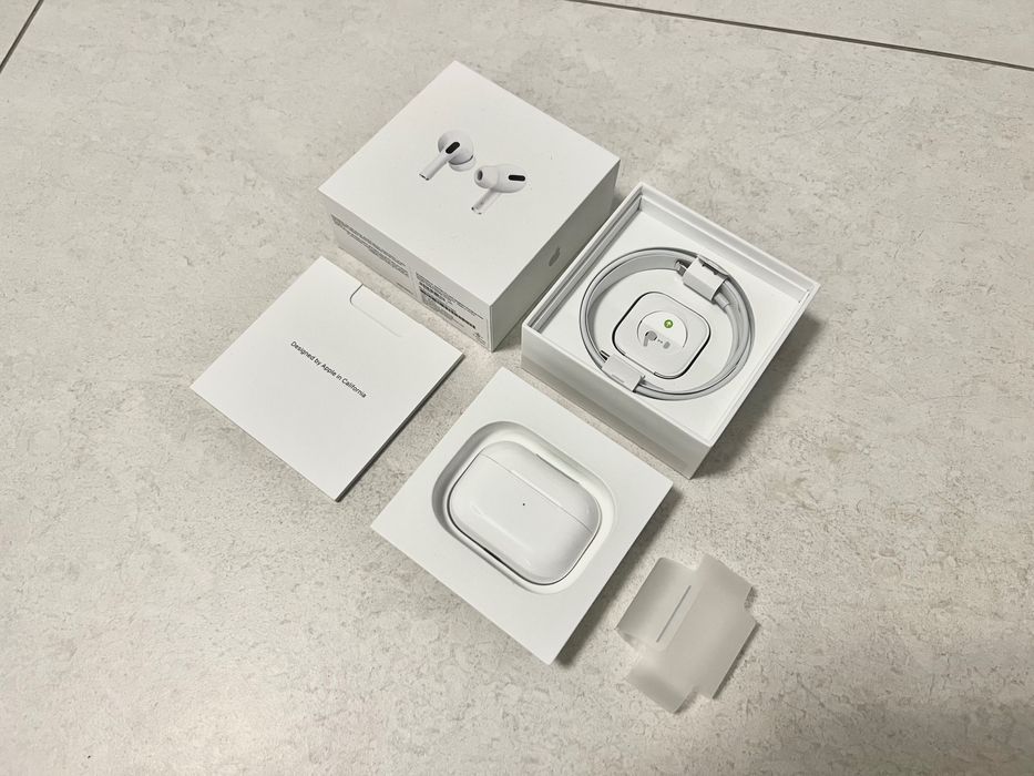 Оригинална зарядна кутия Apple Airpods Pro с кабел