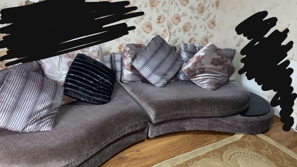 Диван полуовальный