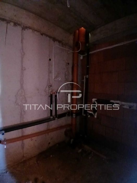 Продава се Тристаен апартамент в Пловдив, Остромила - 86 кв.м за 1391 €/кв.м - Снимка #6