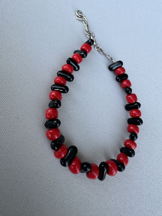 Bratara din coral rosu, onix si argint