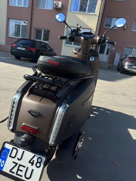 Scuter Keeway Sixties 125. Se poate conduce cu categoria B