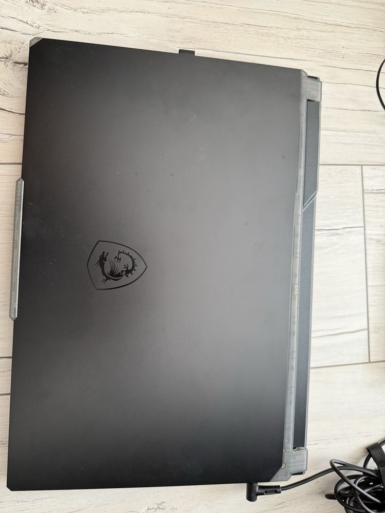Продавам геймърски лаптоп MSI CYBORG 15 A13VE