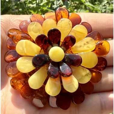Broșă din Chihlimbar Mix 5 cm. – Bijuterie Naturală, Elegantă și Unică