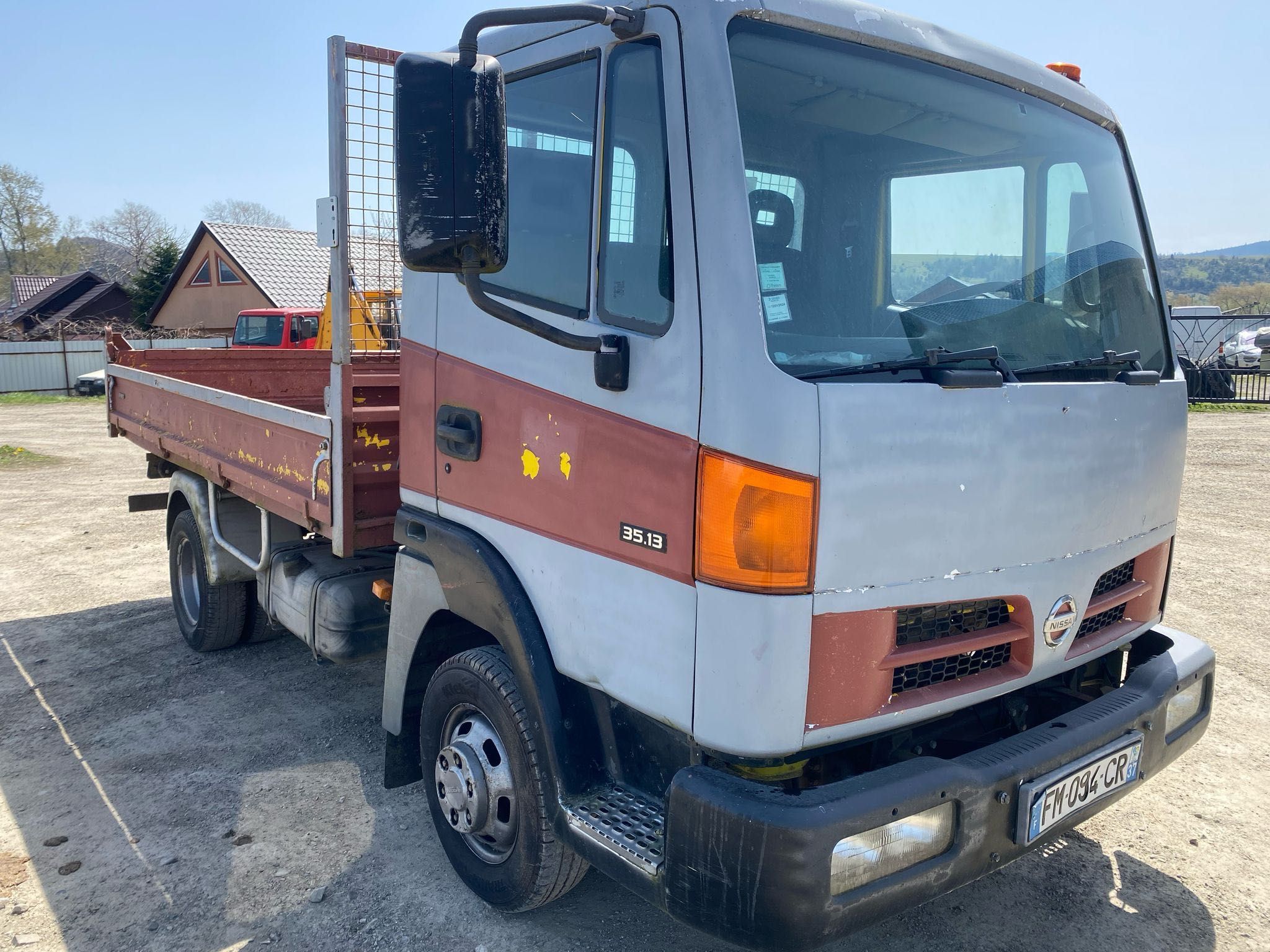 Nissan Atleon basculabil 35.13 3.5t