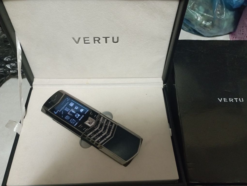 Vertu slaydr signature black yengi pachti