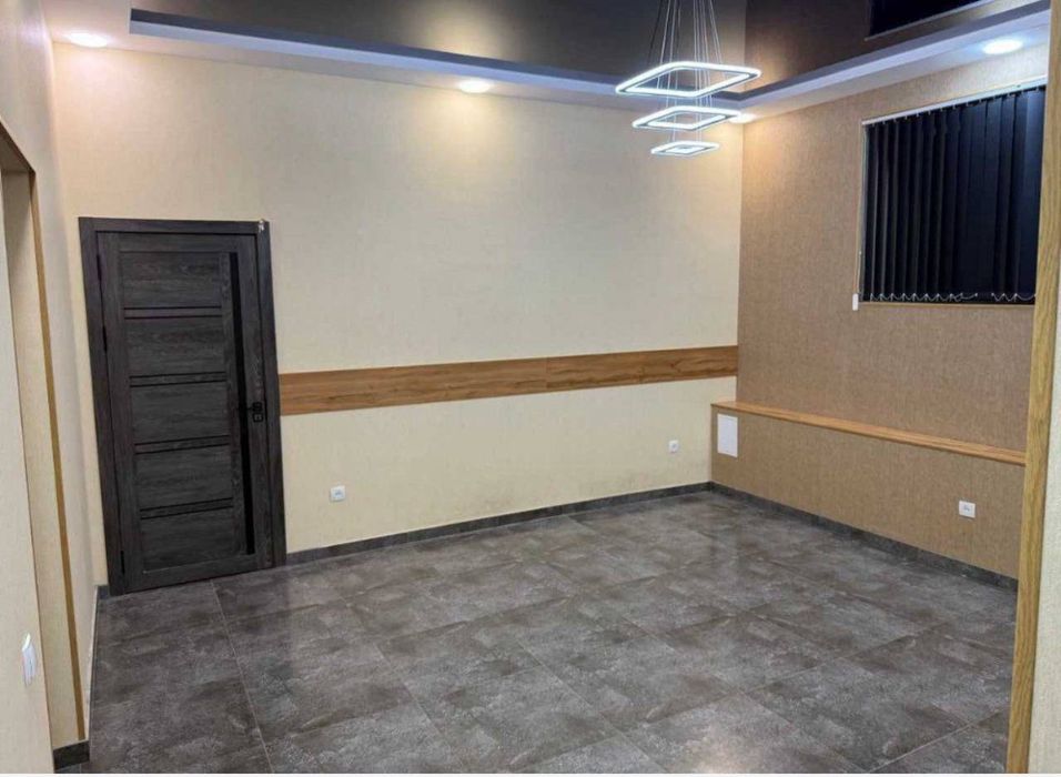 Офис на Урде 250м2 Срочно