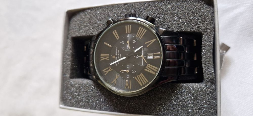 Продавам кварцов Jaques Lemans Capri 1-1605