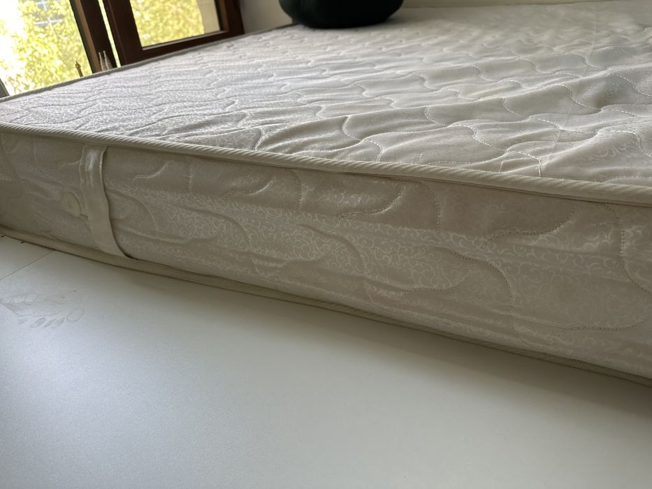 Продаю матрас двухспальный и односпальный