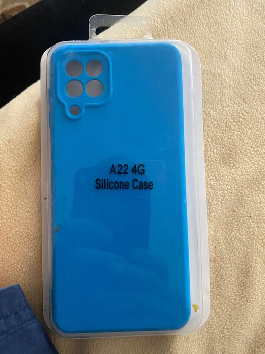 Huse telefon diverse modele și culori