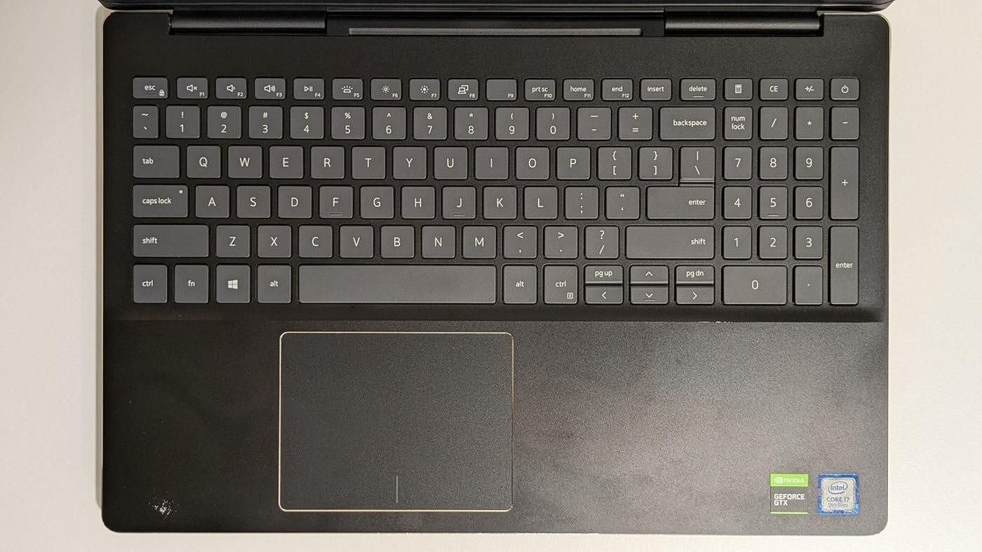 Dell Vostro 7590 15.6'' FHD i7-9750H 16GB RAM 512GB SSD GTX 1650 4GB