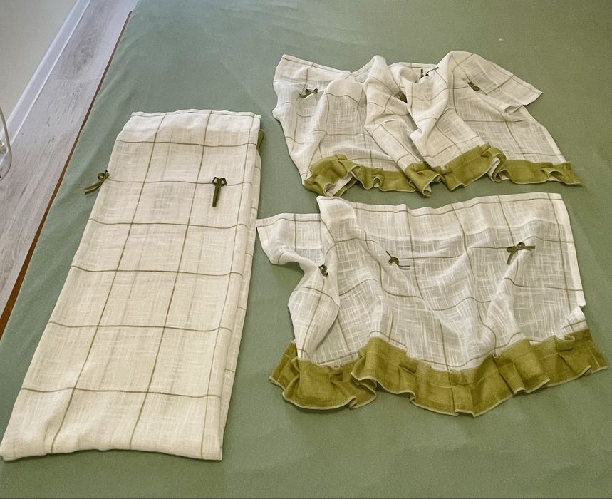 Perdele diverse culori