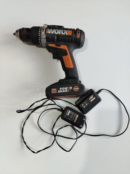 Mașina de infiletat și găurit cu percuție marca Worx