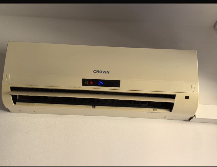 Продавам работещ климатик CROWN