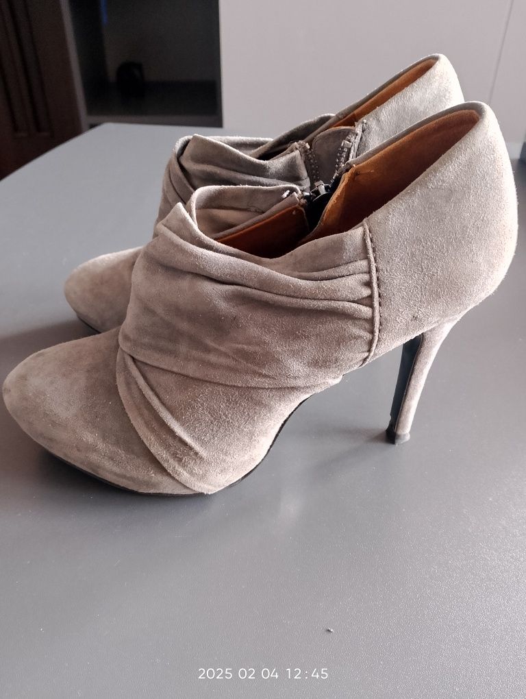 ZARA дамски боти