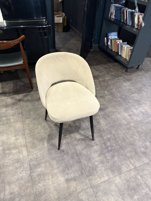 Продам стулья по 8000