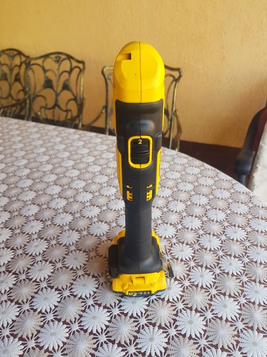 bormasina unghiulara dewalt