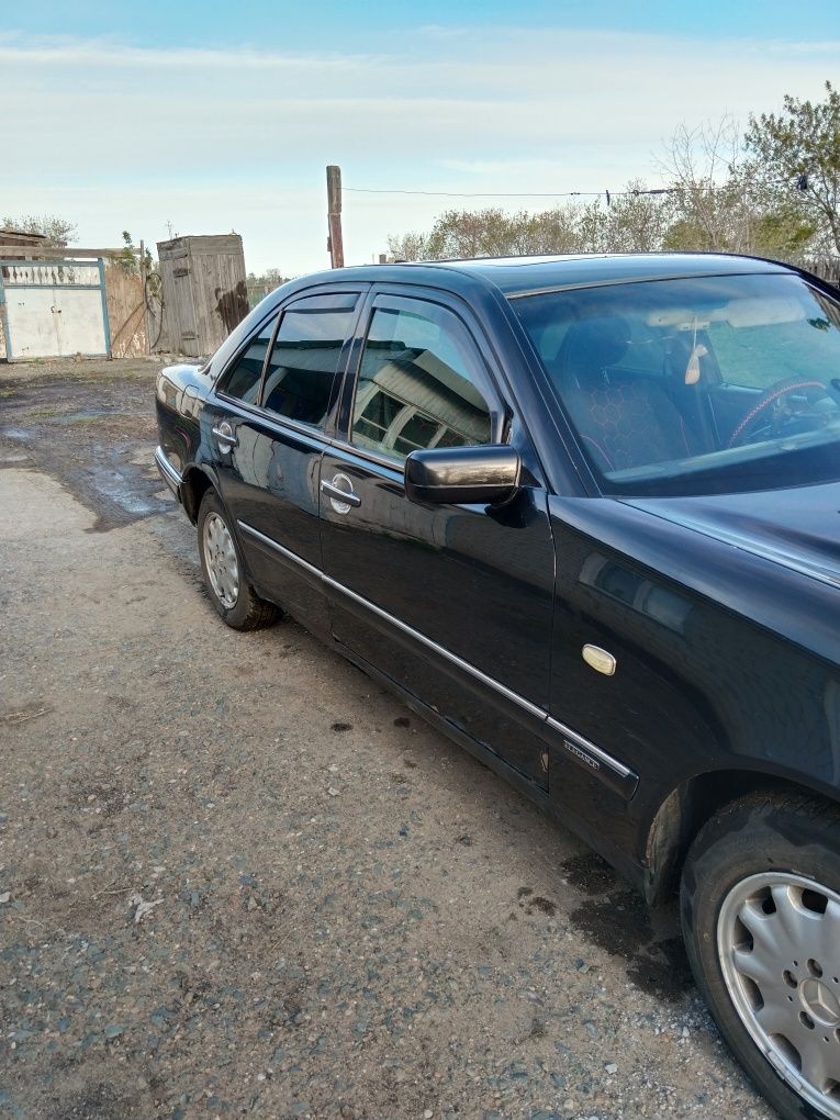 Мерседес w210 E200