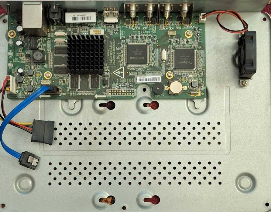 Vand DVR 8 canale Hikvision