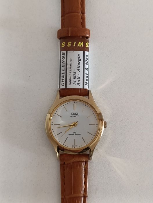 Продам часы Q&Q японские кварцевые