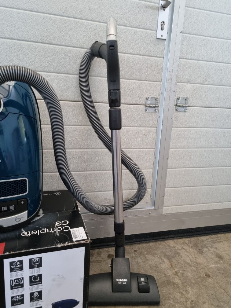 Прахосмокачка Miele complete c3