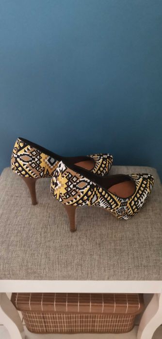 Дамски обувки, SMH