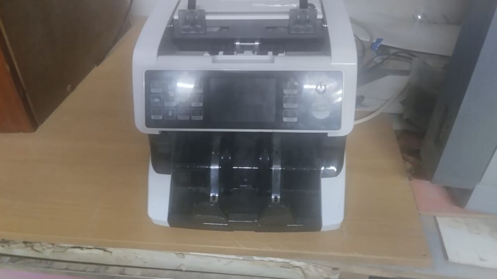 Продам аппарат считающий деньги