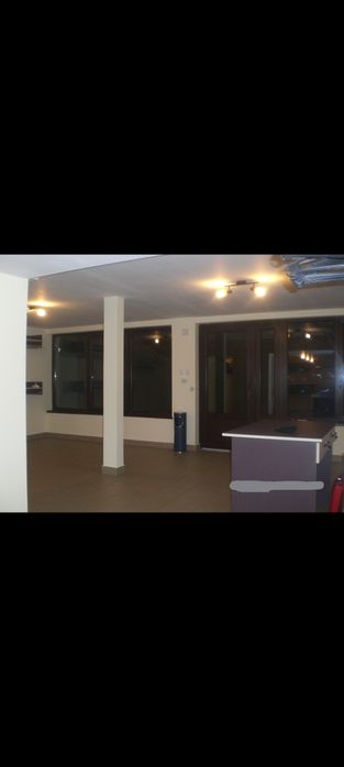 Închiriez Spațiu Comercial cu parcare mare Hidiselu de Jos