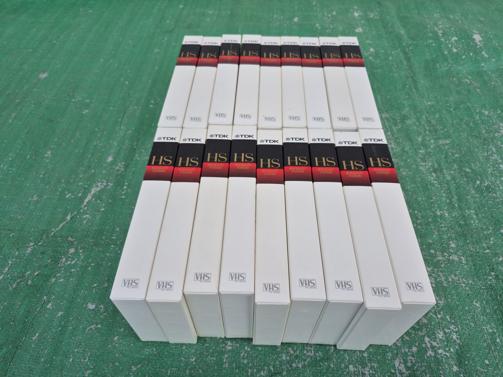 Vând 18 casete video VHS TDK originale de colectie din anii 1970- 1990