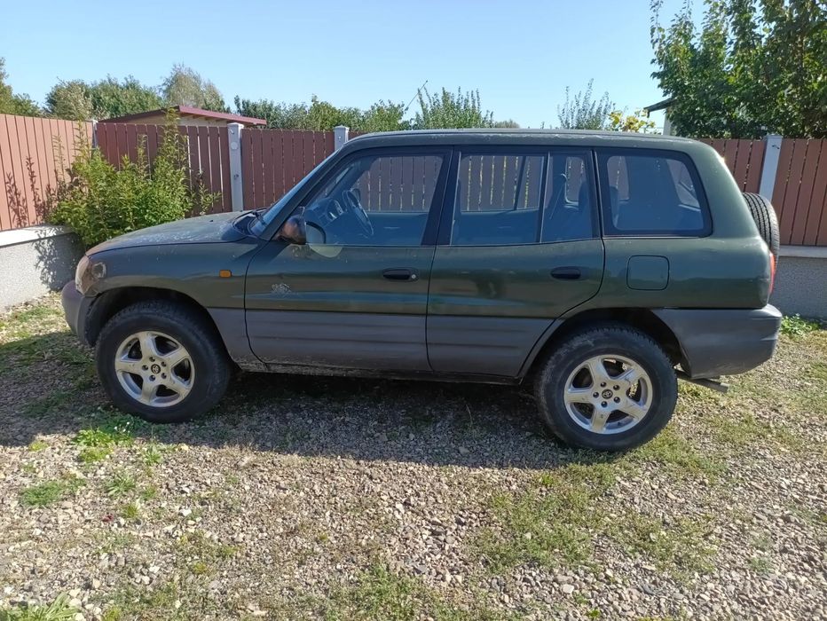 Toyota RAV4 Primul proprietar in Romania.Mașina este într-o stare foarte buna.
