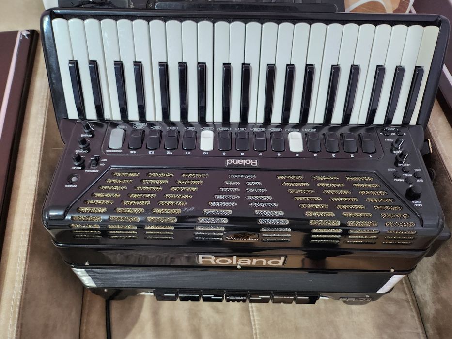 Acordeon roland fr7x de vânzare