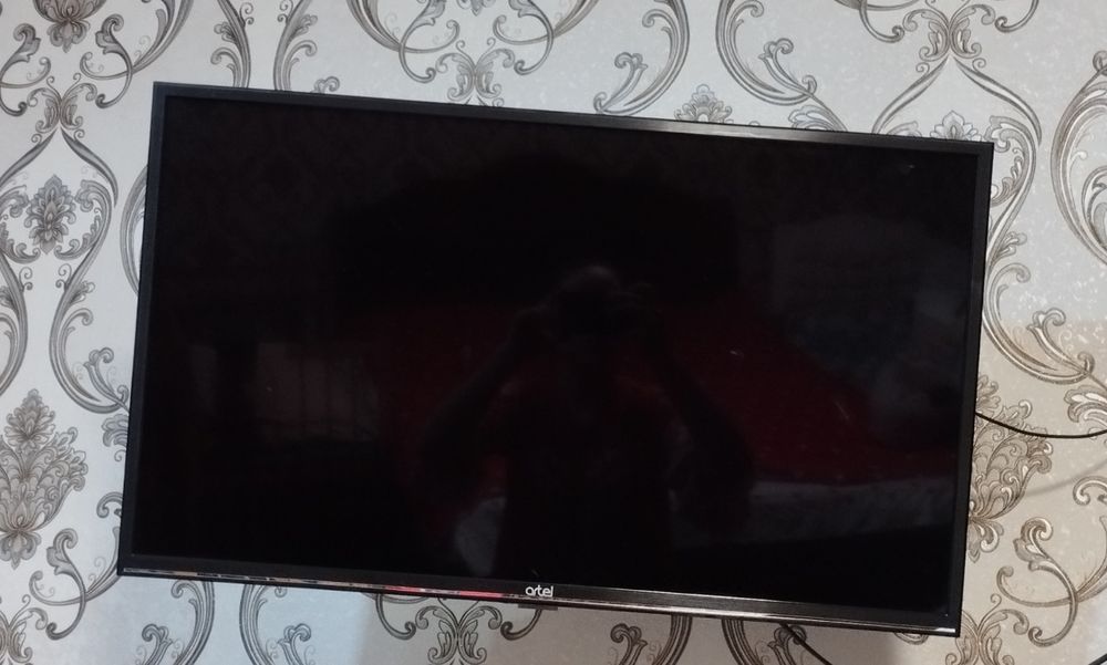 32 TV Smart emas oddiy