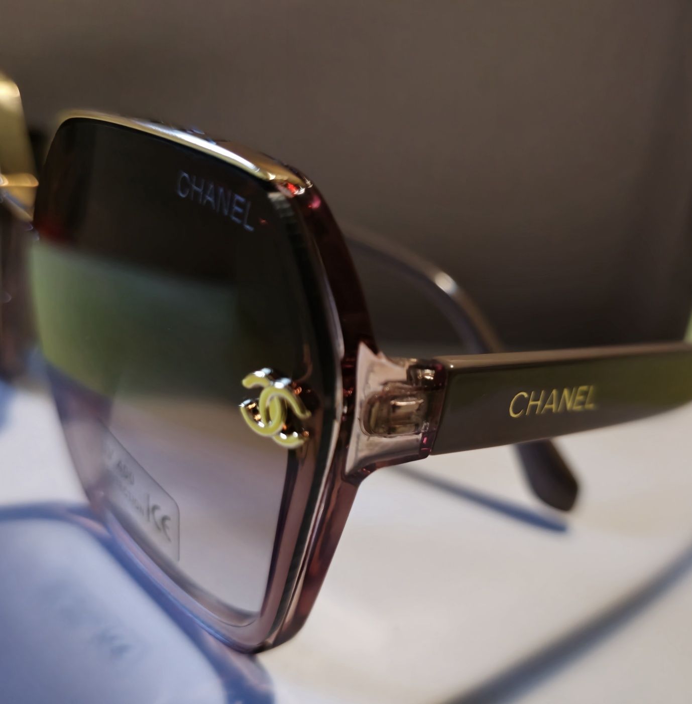 Ochelari de soare Chanel rama roz prăfuit