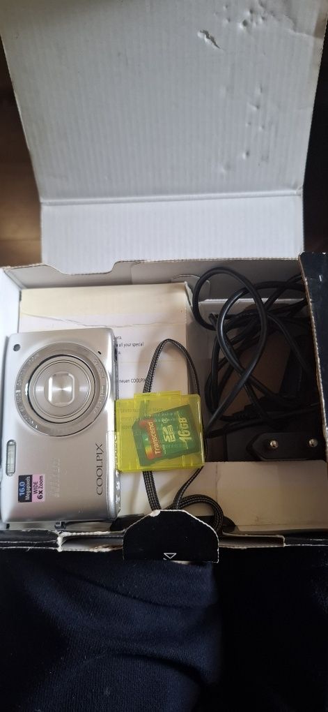 Nikon coolpix S2700