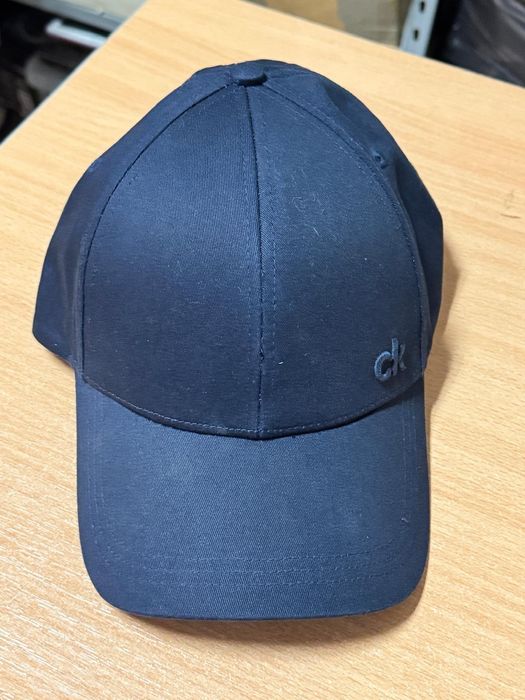 Vindem șapcă Calvin Klein