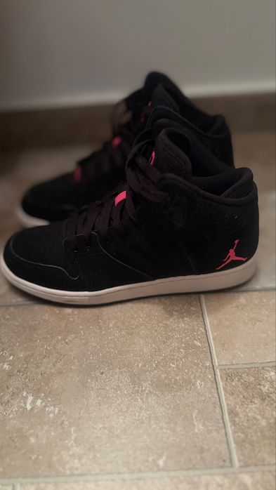 Vand Adidasi Jordan marimea 39 /24,5 cm !I